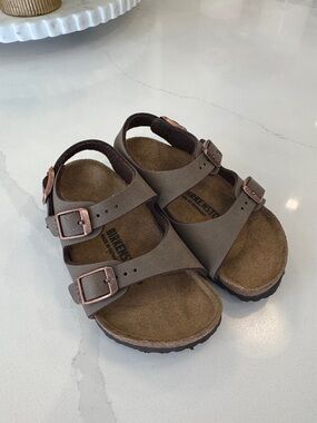 NWOT Birkenstock Roma Little Kids Brown (Mocha) Triple-Strap Sandals
